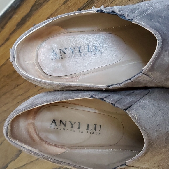 Taupe booties from Anyi Lu size 8 - Picture 3 of 7